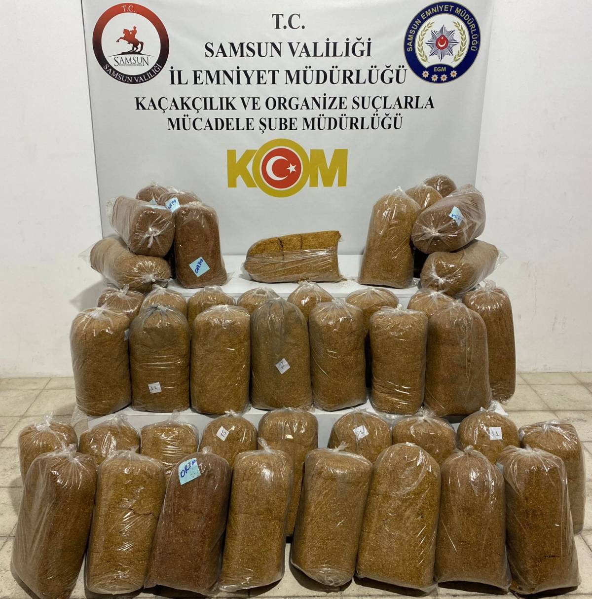 Samsun’da tırdan 215 kilo kaçak tütün çıktı