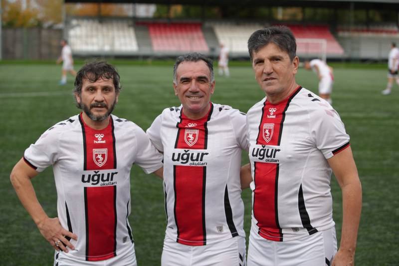 Samsunspor’un eski futbolcuları ile öğretmenlerden 24 Kasım maçı