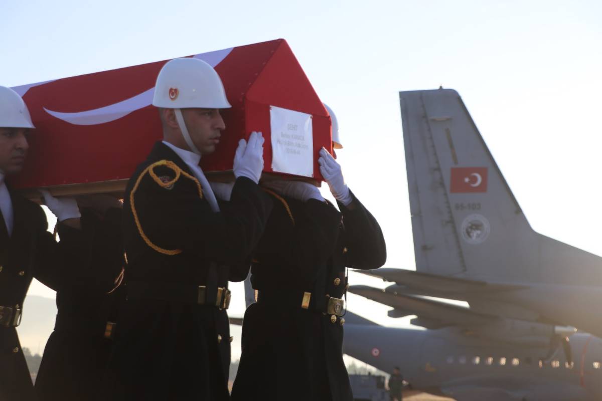 Şehitler memleketlerine uğurlandı