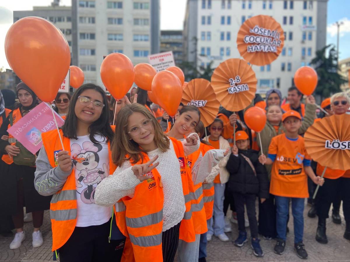 LÖSEV’den Samsun'da farkındalık yürüyüşü