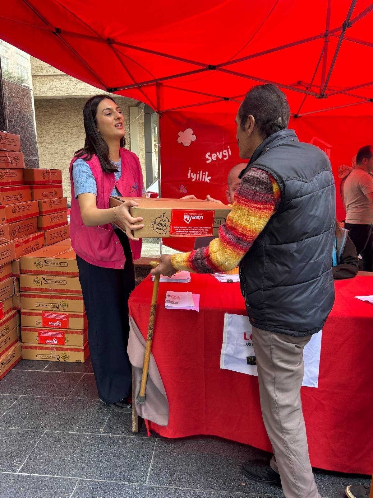 Samsun’da LÖSEV’den ihtiyaç sahiplerine ‘et’ yardımı