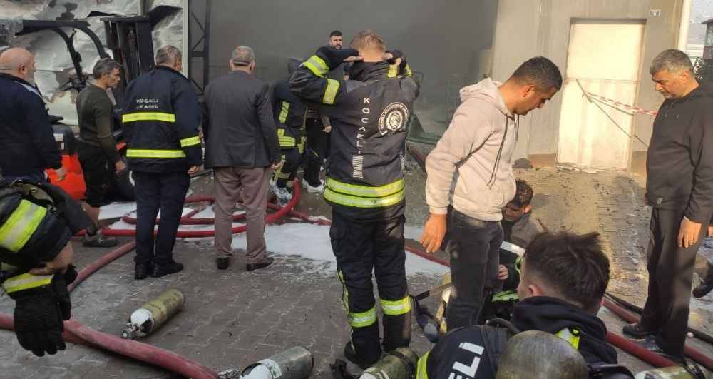 Parfüm deposunda yangın: 6 ölü