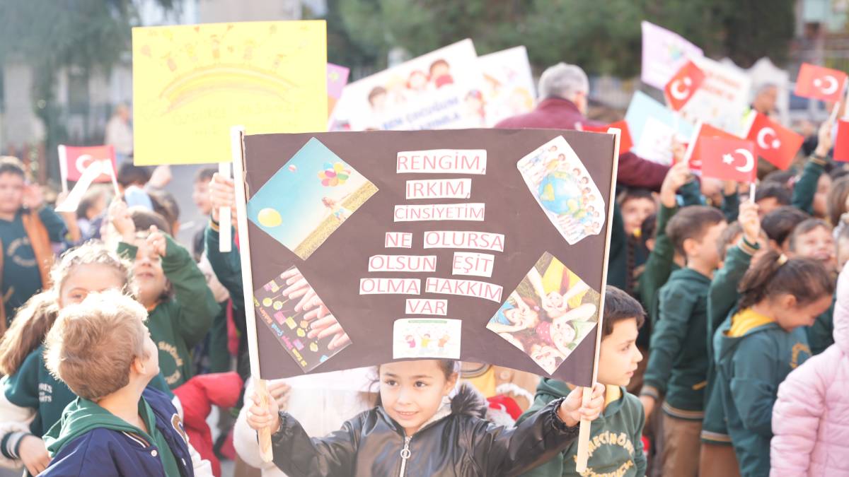 Bafra'da Çocuk Hakları Günü yürüyüşü