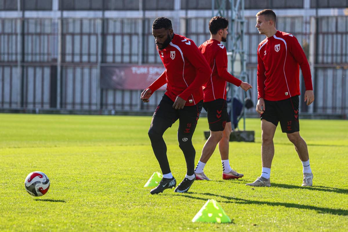 Samsunspor'da Ncham ve Satka takımla çalışmalara başladı