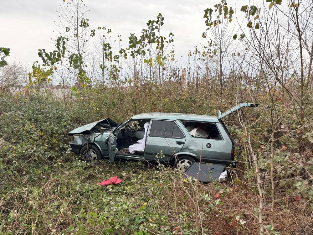 Samsun'da otomobil yoldan çıktı: 4 yaralı