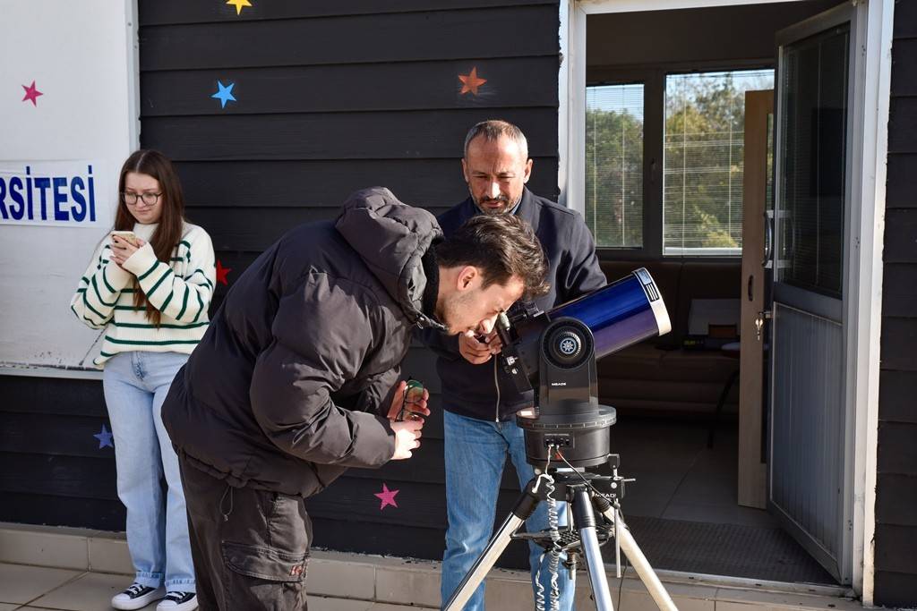 OMÜ’de öğrenciler astronomi hakkında bilgilendi