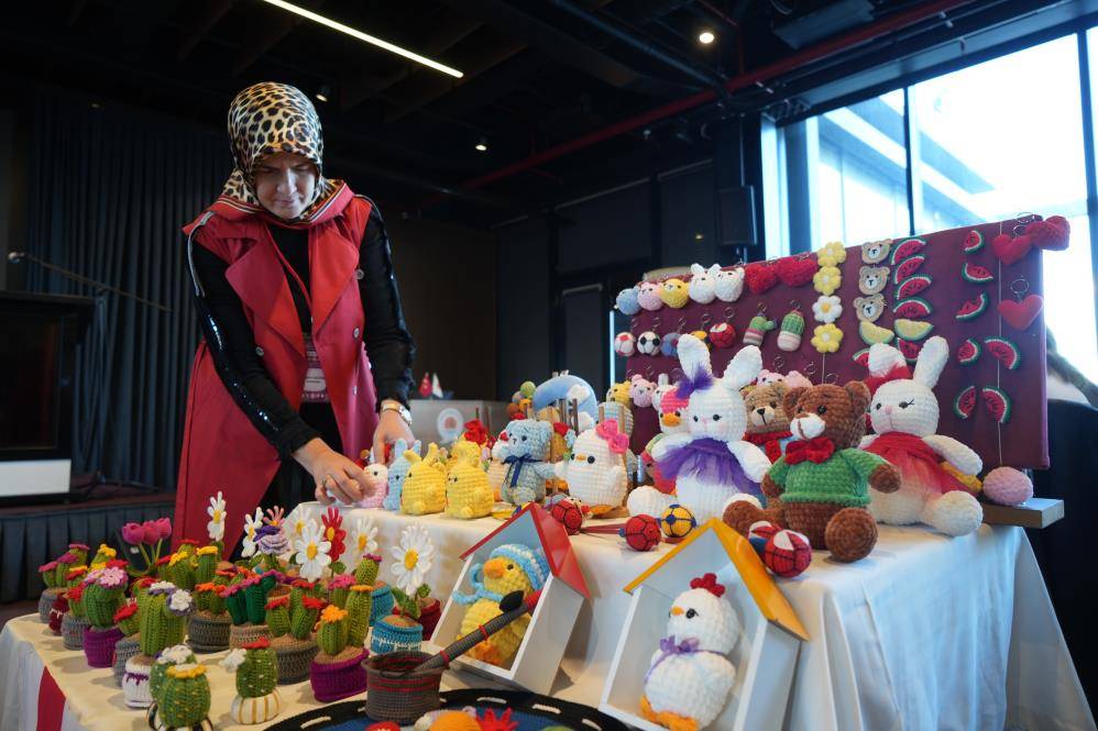 Samsun'da yeğeninin alerjisi nedeniyle yaptığı küçük hediye, büyük bir emek hikayesine dönüştü