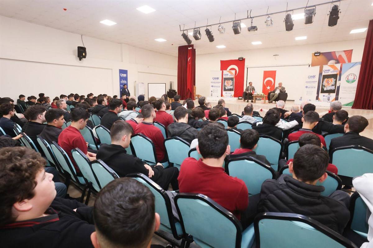 Canik Belediye Başkanı Sandıkçı'dan öğrencilere okulda ziyaret