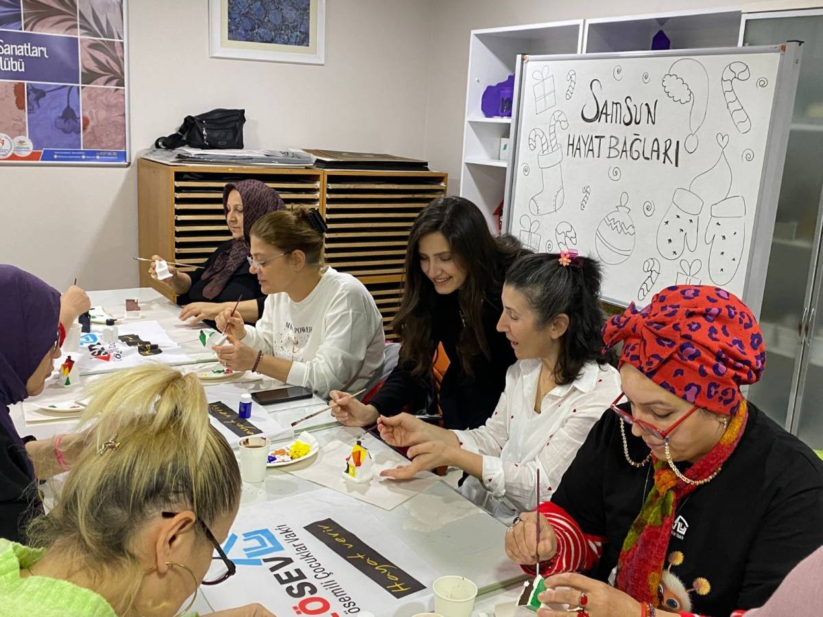 LÖSEV’in iyileşen kadınlarına sanatla moral desteği