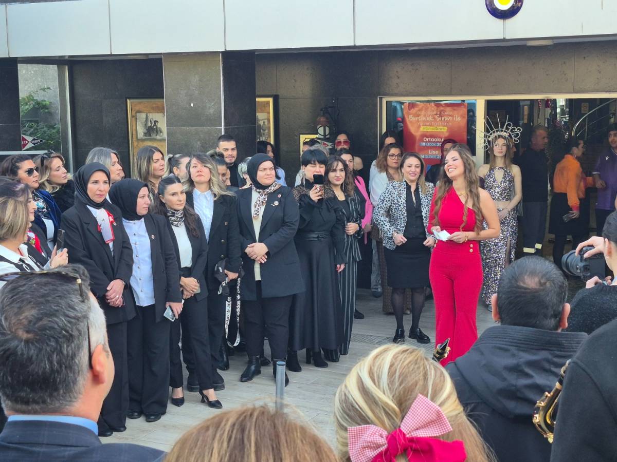 Samsun'da Mutluluğun Kanatları Derneği'nden muhteşem açılış