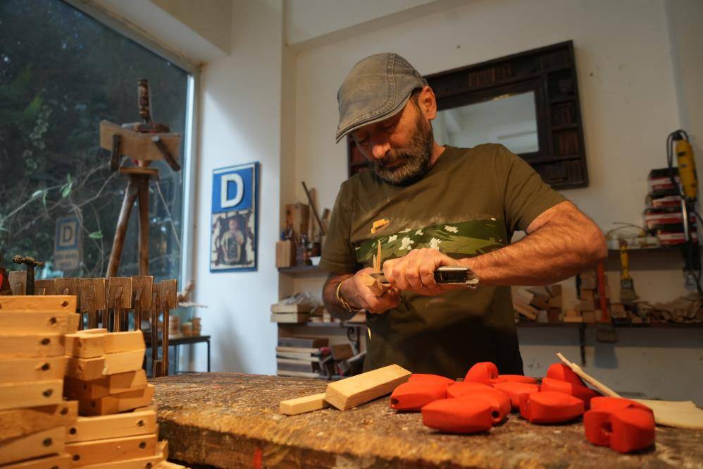 Samsunlu ahşap ustasından Tahta Yürek doğdu