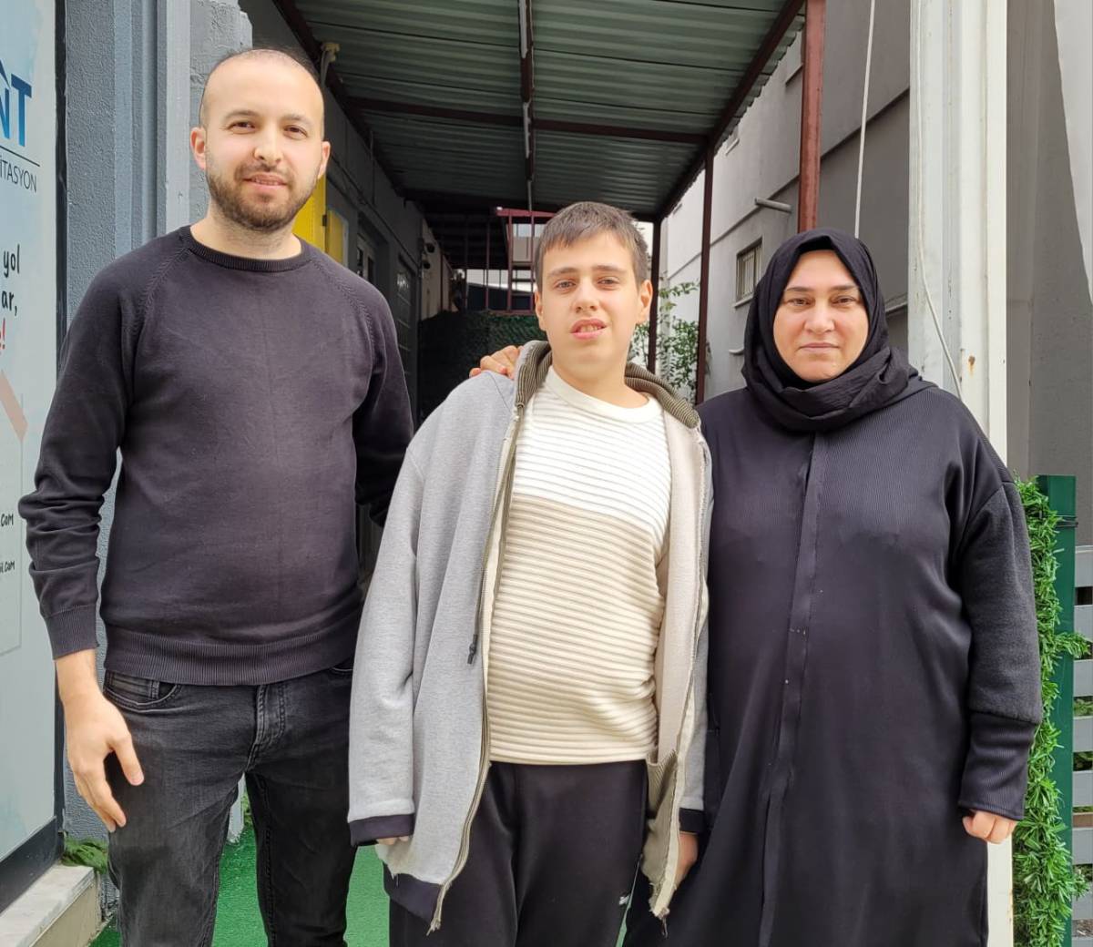 Samsun'da otizmli Tarık Arda dünyasını müzikle renklendiriyor