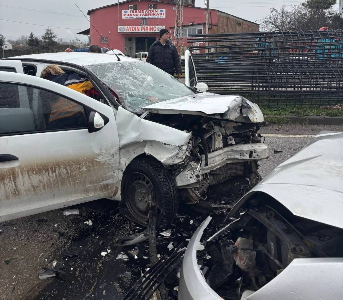 Samsun'da zincirleme trafik kazası: 6 yaralı