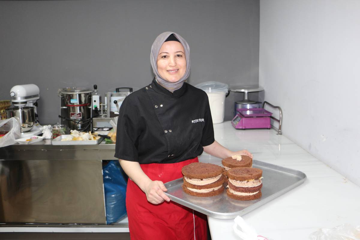 Samsun'da Ayşe Tarhan kursa gidip çocukluk hayalini gerçekleştirdi