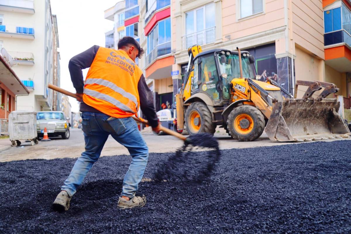 Canik Belediye Başkanı Sandıkçı: Güvenli ve konforlu yolları vatandaşlarımıza sunuyoruz