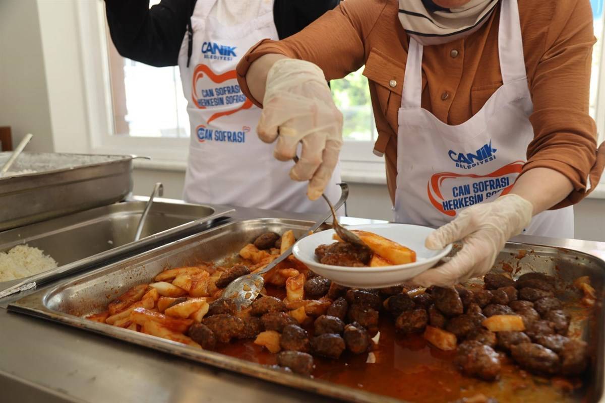 Canik Belediyesi'nden sağlıklı ve uygun fiyatlı yemekler