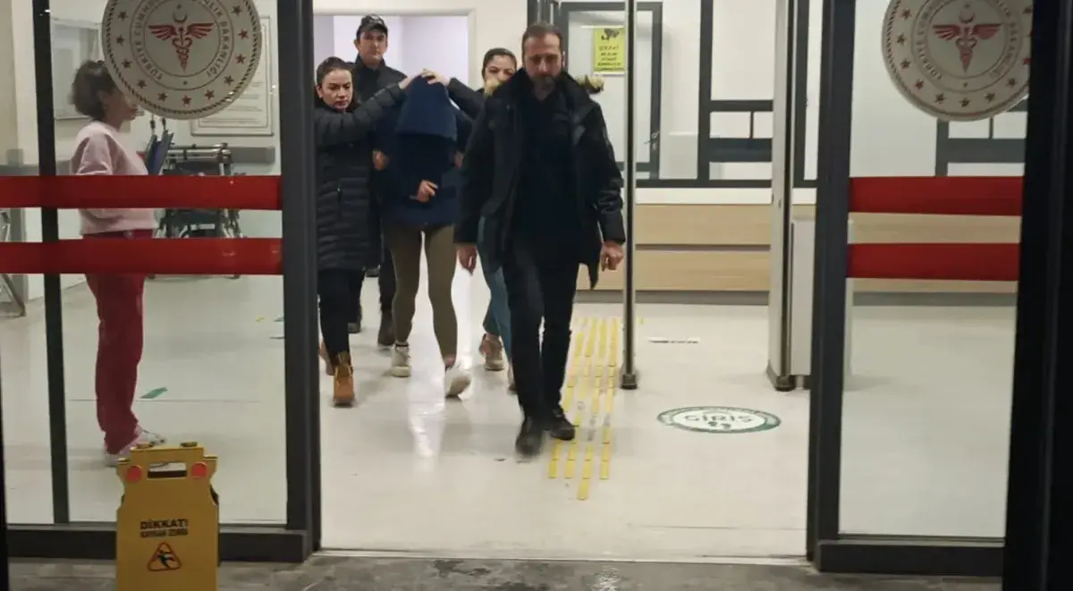 Güllü'nün kızıyla ilgili yeni gelişme! Güllü'yü ittikten sonra 'Hadi görüşürüz bay bay' dedi