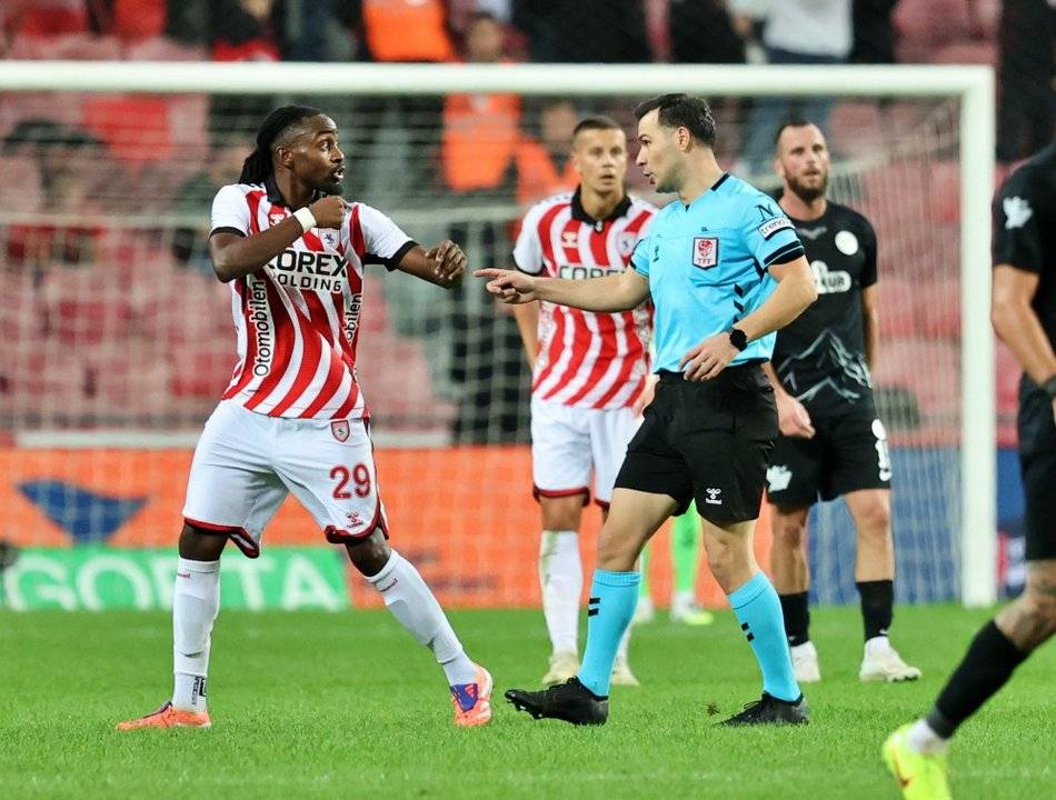 Samsunspor'da 5 futbolcu sarı kart sınırında! Başakşehir maçında 4 oyuncu eksik