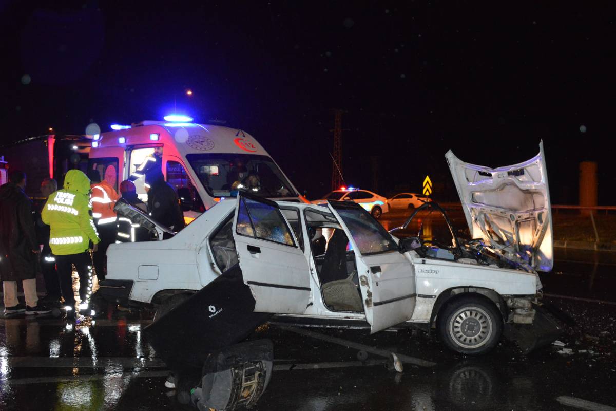 Samsun'da tır ile otomobil çarpıştı! Yaralılar var
