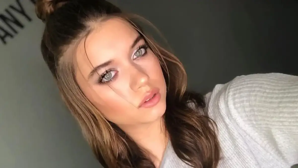 A.B.İ. Çağla kimdir?