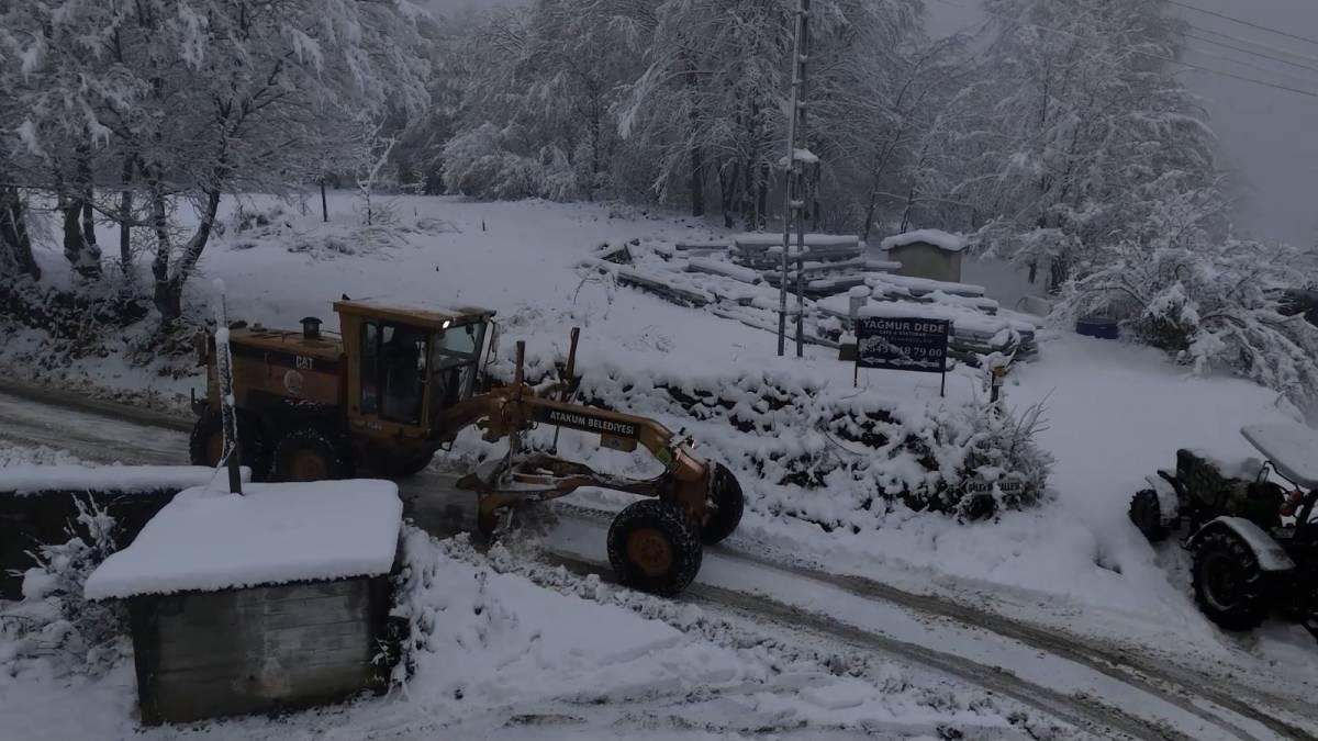 Atakum Belediyesinin yoğun kar mesaisi