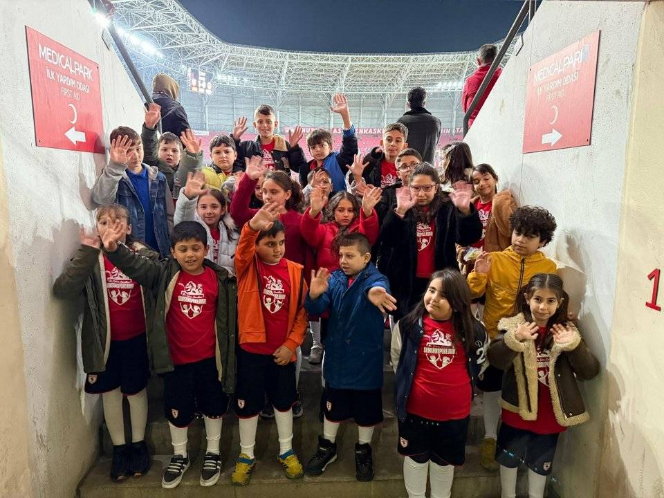 Samsunspor, özel çocukların Hayallerine Sınır Yok diyerek tasarladığı formalarla sahaya çıktı