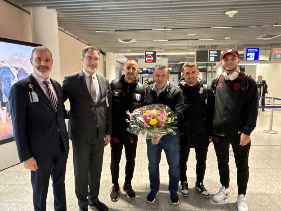 Samsunspor'a Almanya'da çiçekli karşılama