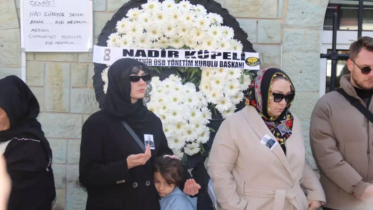 Burcu Özberk'in acı günü!