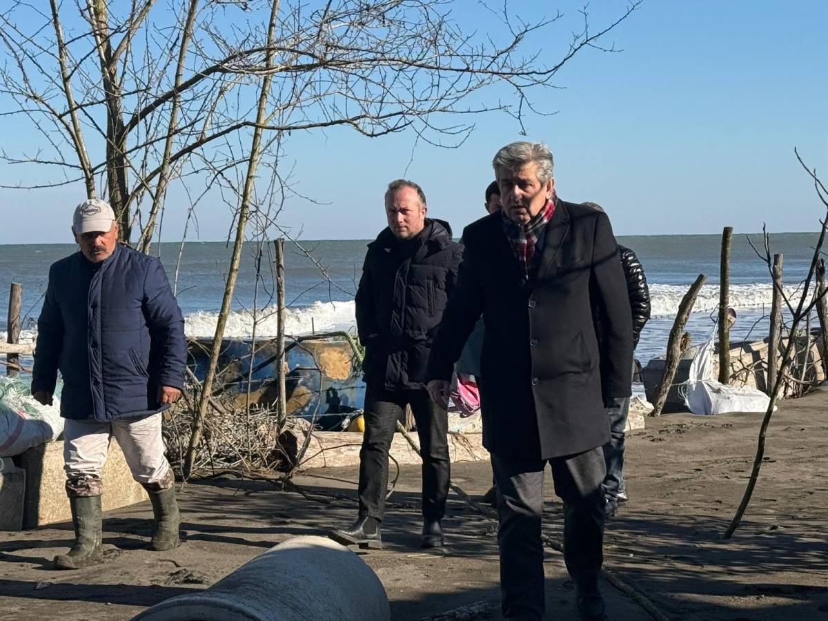 CHP Samsun Milletvekili Murat Çan'dan elektrik hizmeti kesilen Gölyazı Mahallesi'ne ziyaret