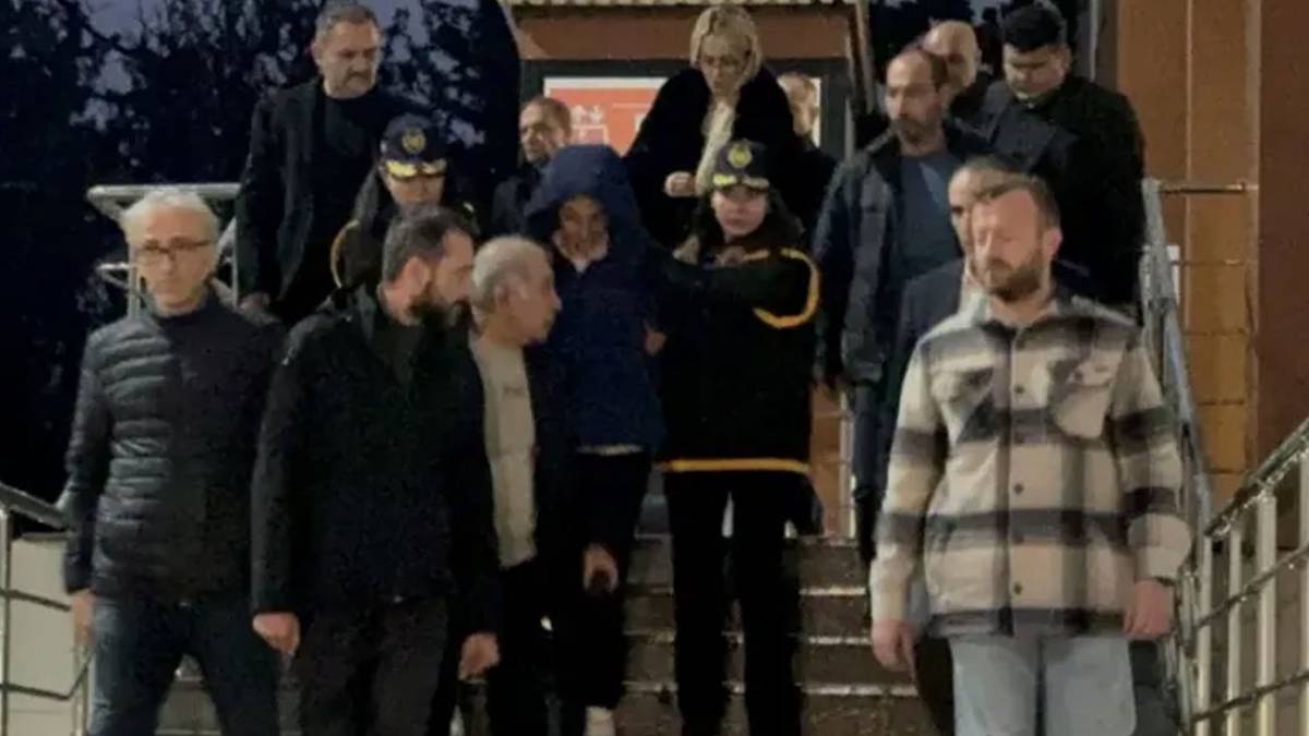 Güllü'nün kızı Tuğyan cinayeti itiraf etti mi? Halk toplanıp katil diye bağırdı