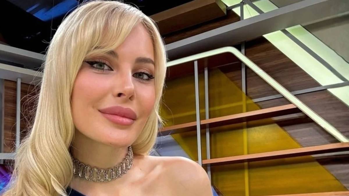 Hande Sarıoğlu, Mehmet Akif Ersoy'a ateş püskürdü! Hande Sarıoğlu kimdir?