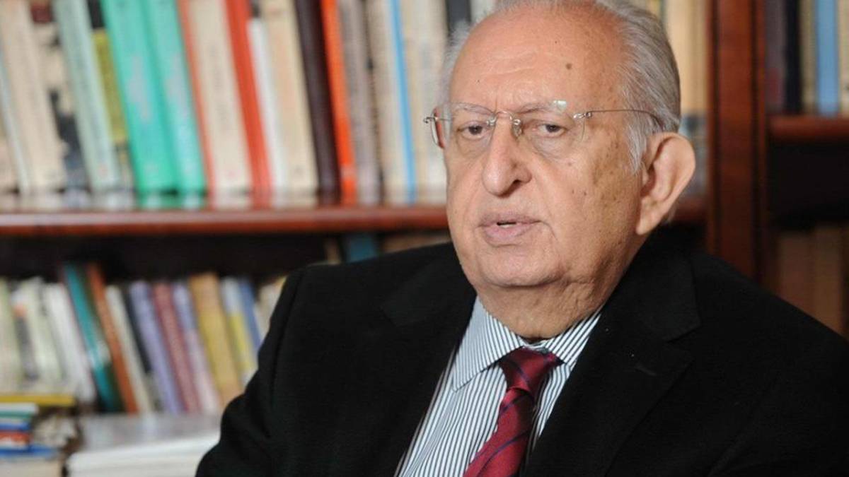 Hüsamettin Cindoruk kimdir?