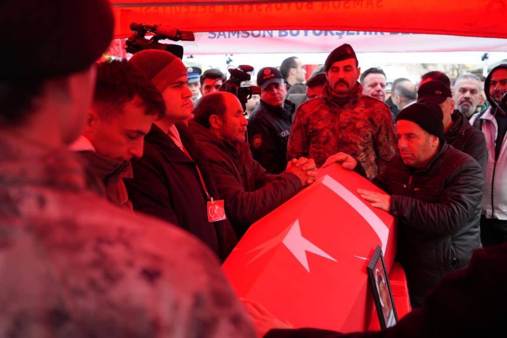 Samsunlu şehit polis  Emre Albayrak gözyaşlarıyla uğurlandı