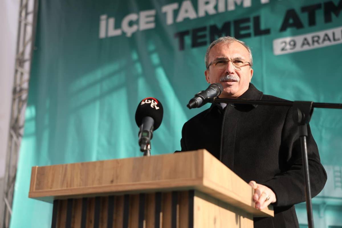 VEZİRKÖPRÜ’DE İLÇE TARIM VE ORMAN MÜDÜRLÜĞÜ HİZMET BİNASININ TEMELİ ATILDI BAŞKAN DOĞAN, “VEZİRKÖPRÜ’YE VERİLMİŞ SÖZÜMÜZ VARDI, TUTMANIN MUTLULUĞUNU YAŞIYORUZ”