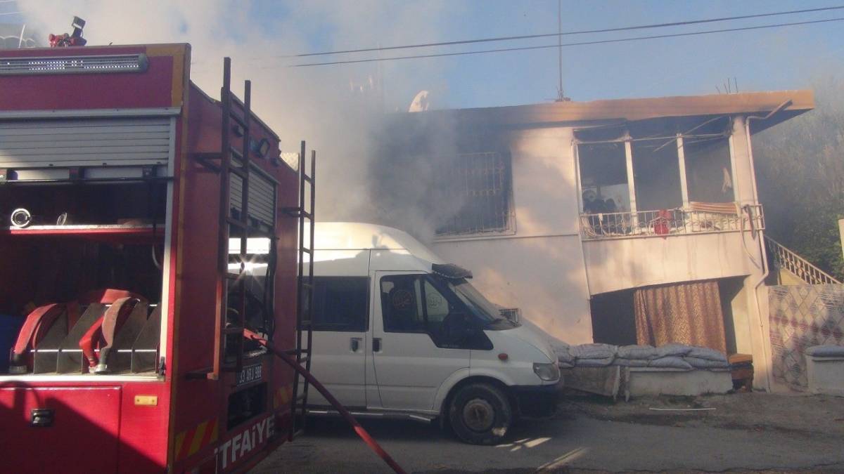 Kahreden olay!  Evde çıkan yangında 2 çocuk öldü