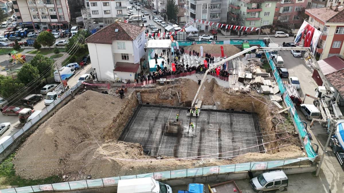 VEZİRKÖPRÜ’DE İLÇE TARIM VE ORMAN MÜDÜRLÜĞÜ HİZMET BİNASININ TEMELİ ATILDI BAŞKAN DOĞAN, “VEZİRKÖPRÜ’YE VERİLMİŞ SÖZÜMÜZ VARDI, TUTMANIN MUTLULUĞUNU YAŞIYORUZ”