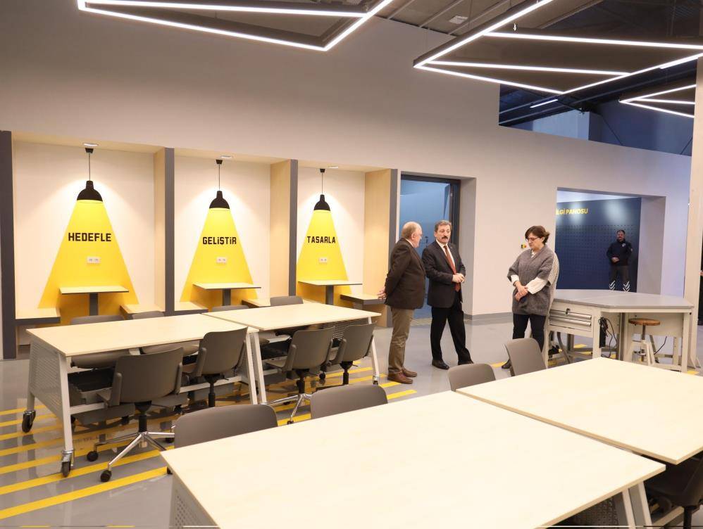 Samsun’da mühendislerden çocuklar için mobil yürüme robotu