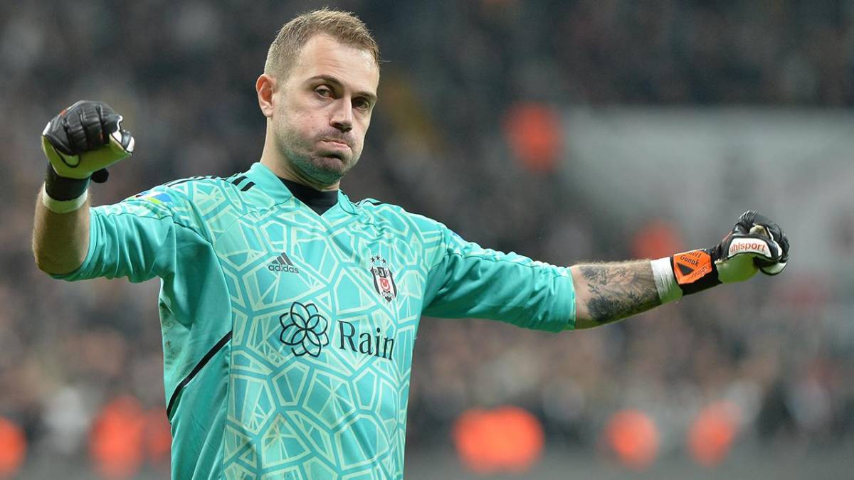 Mert Günok Fenerbahçe'ye mi gelecek?