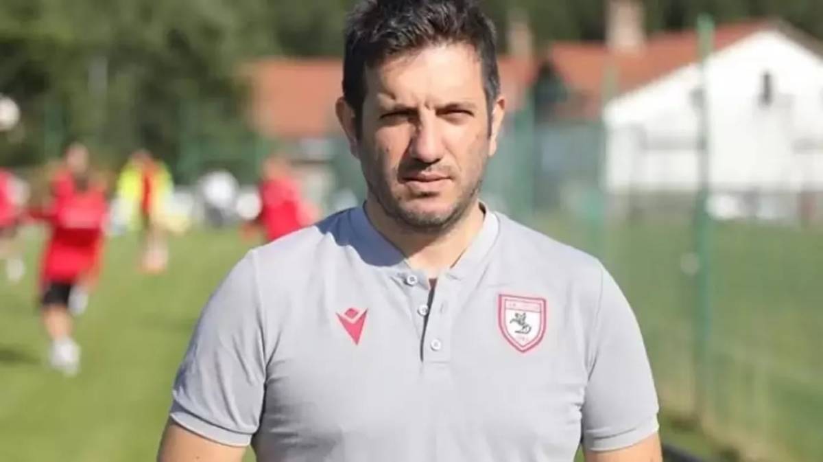 Mustafa Aztopal kimdir?