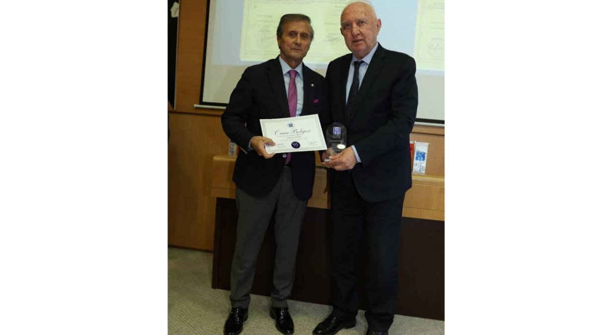 Gazetemizin başyazarı Nusret Sağlam onur belgesi ile ödüllendirildi