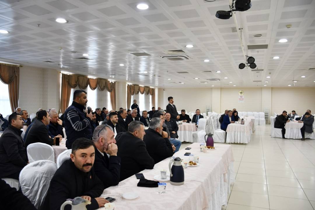 Samsun Büyükşehir Belediye Başkanı Doğan Vezirköprü’de muhtarlarla buluştu