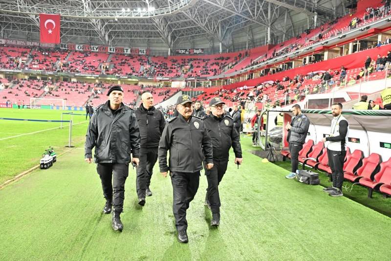 Samsun İl Emniyet Müdürü Arıbaş, Samsunspor–AEK Atina maçının güvenlik tedbirlerini inceledi
