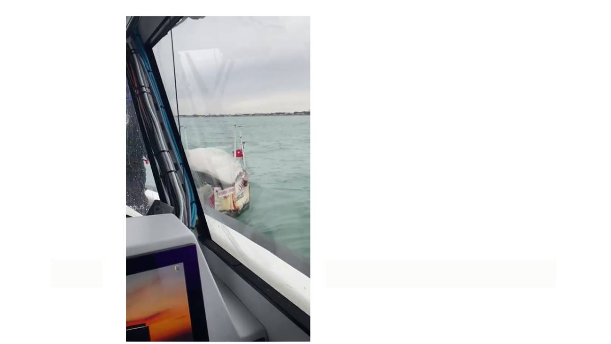 Samsun'da denizde panik anları! Halatları çözülen tekne sürüklendi