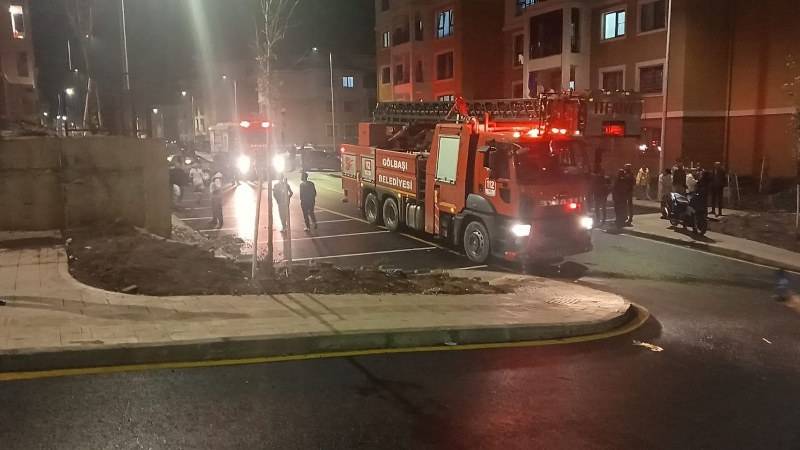 Şarjda bırakılan cep telefonu patladı