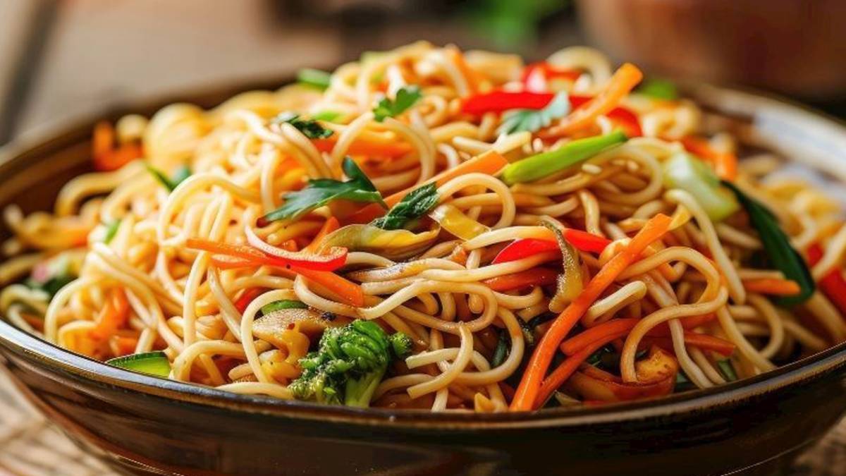 Sebzeli noodle tarifi