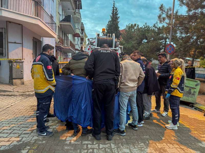Uşak'ta korkunç olay!  Kanalizasyonda cenin bulundu