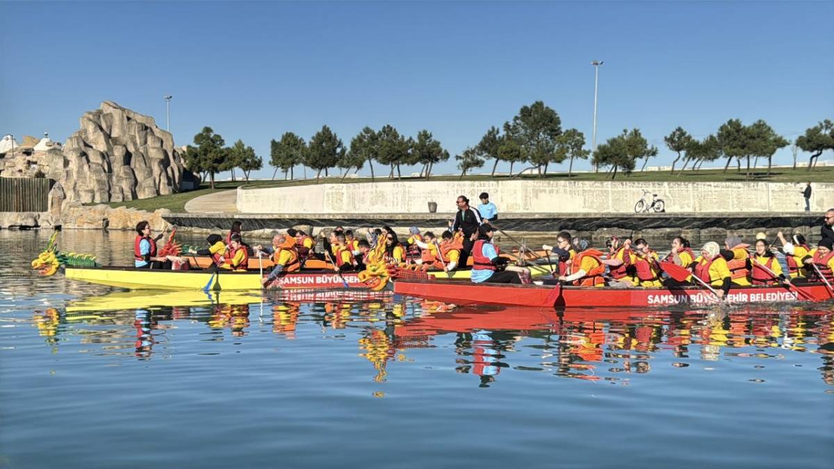 Samsun'da engelli sporcular kürek çekti