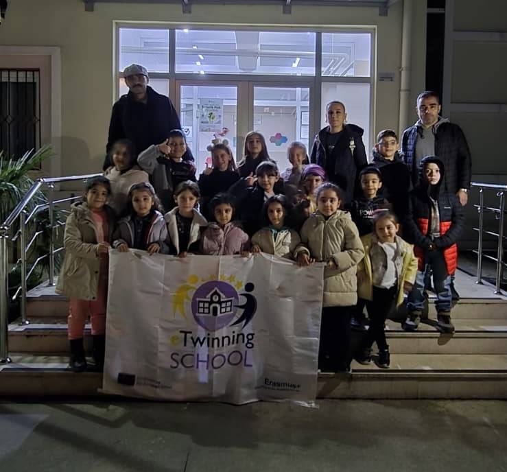 İlkadım İlkokulu ve Maarif İlkokulu öğrencileri Yıldızı Birlikte Parlayanlar eTwinning Projesi ile gökyüzünü gözlemledi