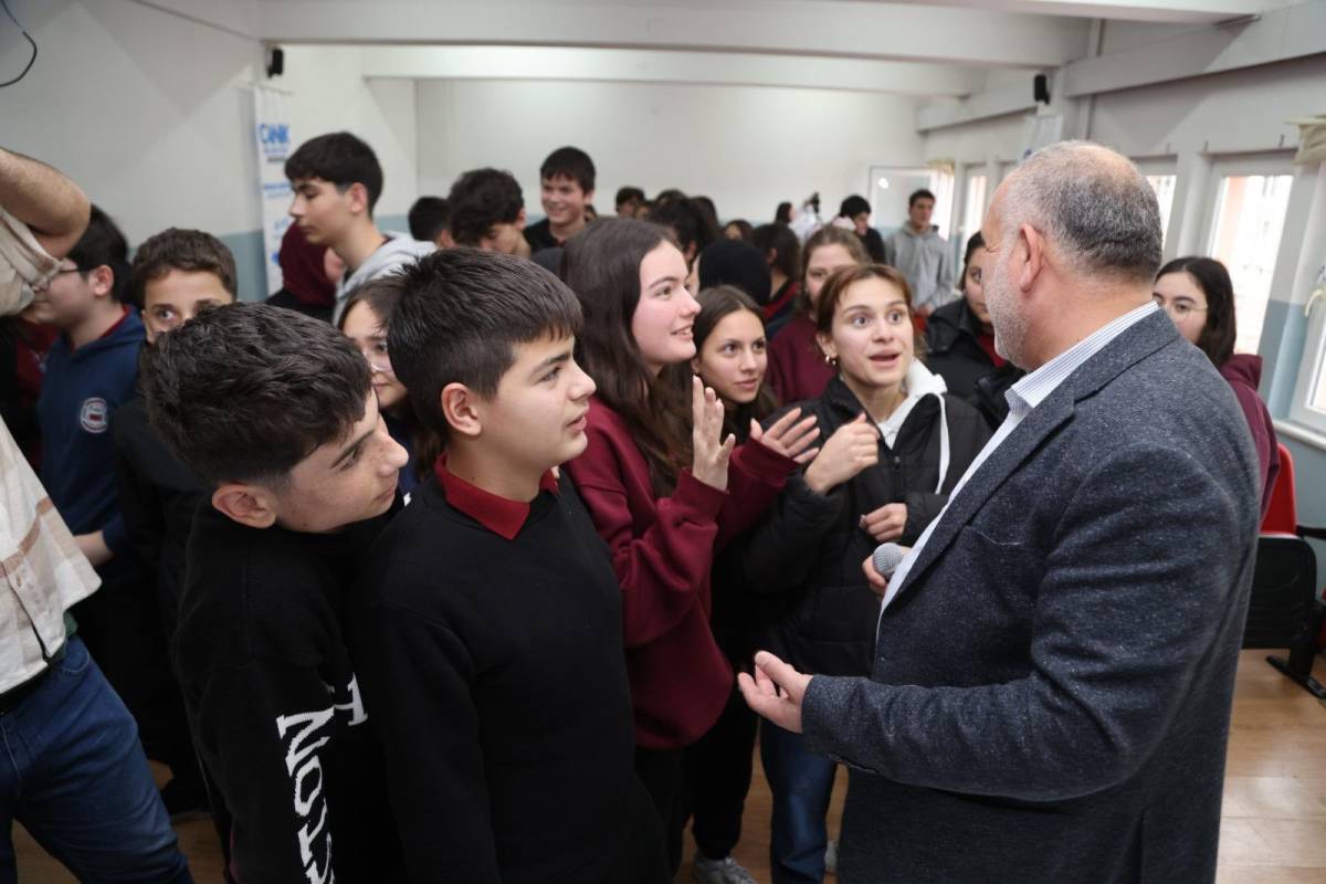 Canik Belediye Başkanı Sandıkçı: Gençlerimizin her daim yanındayız