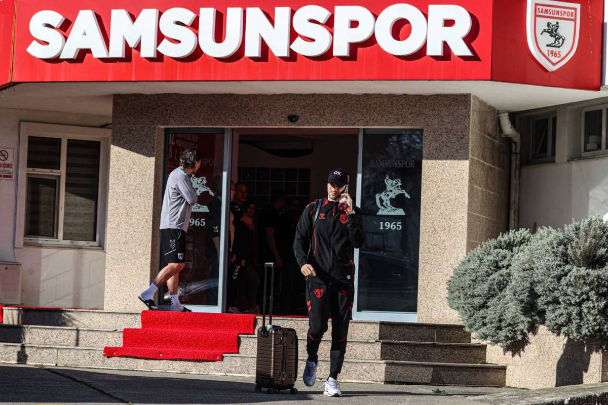 Samsunspor Fenerbahçe maçı için Adana'ya uçtu